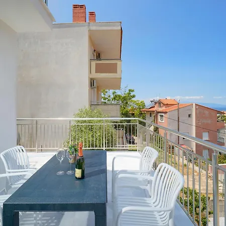 Jolyk Apartman Skála Marión